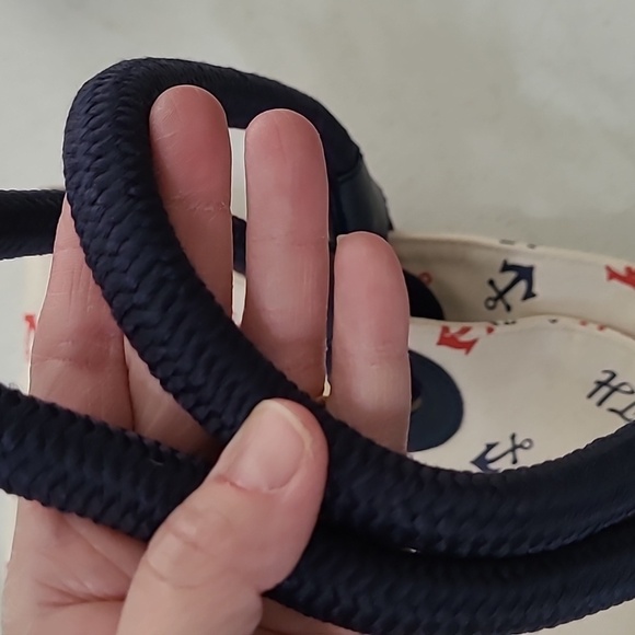 Tommy Hilfiger Cream Tote with Navy & Red Anchor Details - Picture 6 of 16